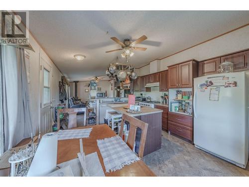 3240 Maze-Forbes Fs Road, Lac La Hache, BC - Indoor Photo Showing Kitchen