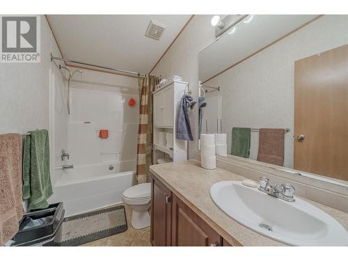 3240 Maze-Forbes Fs Road, Lac La Hache, BC - Indoor Photo Showing Bathroom