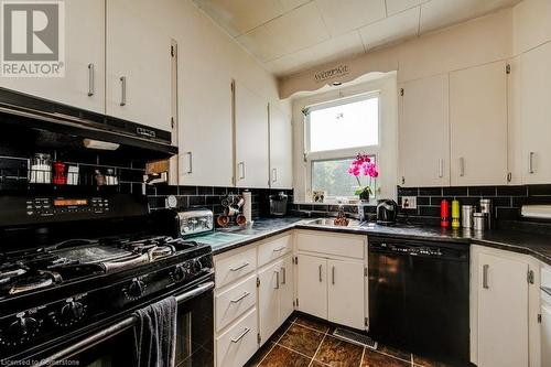 144 Hill Street E, Fergus, ON - Indoor Photo Showing Kitchen