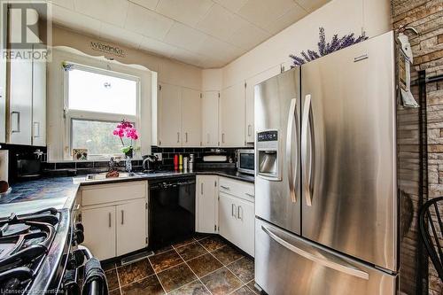 144 Hill Street E, Fergus, ON - Indoor Photo Showing Kitchen