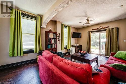 144 Hill Street E, Fergus, ON - Indoor Photo Showing Living Room