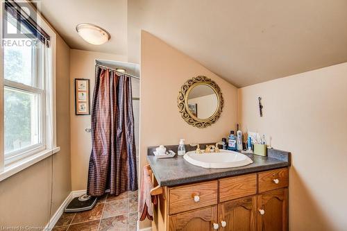 144 Hill Street E, Fergus, ON - Indoor Photo Showing Bathroom