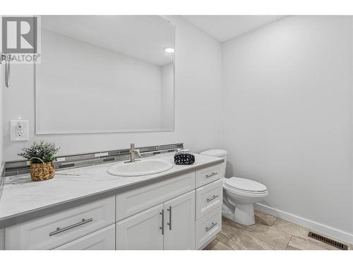 421 Hillier Road, Sicamous, BC - Indoor Photo Showing Bathroom