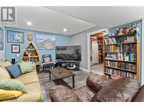 2881 5 Avenue Se, Salmon Arm, BC - Indoor Photo Showing Other Room