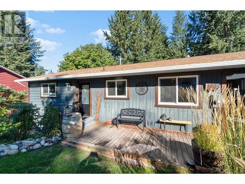 2881 5 Avenue Se, Salmon Arm, BC - Outdoor