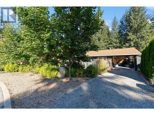 2881 5 Avenue Se, Salmon Arm, BC - Outdoor