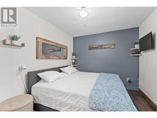 2881 5 Avenue Se, Salmon Arm, BC - Indoor Photo Showing Bedroom