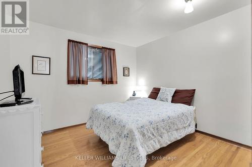 27 Shaftesbury Avenue, London, ON - Indoor Photo Showing Bedroom