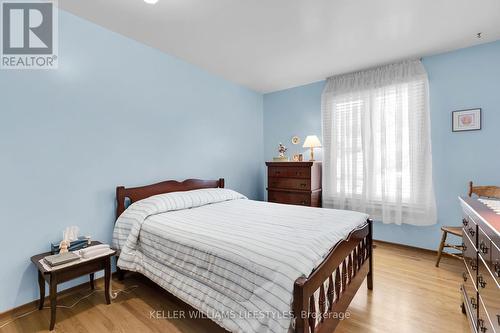 27 Shaftesbury Avenue, London, ON - Indoor Photo Showing Bedroom