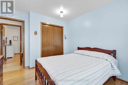 27 Shaftesbury Avenue, London, ON - Indoor Photo Showing Bedroom