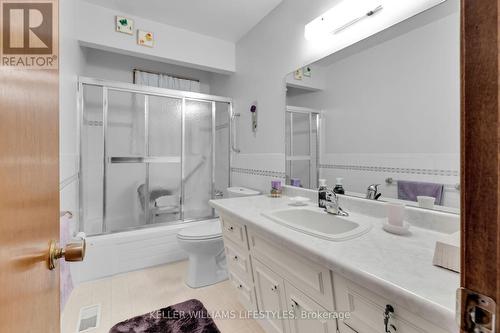 27 Shaftesbury Avenue, London, ON - Indoor Photo Showing Bathroom