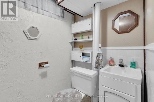 27 Shaftesbury Avenue, London, ON - Indoor Photo Showing Laundry Room