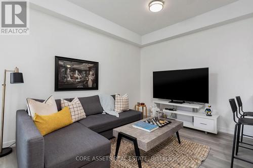 1002 - 127 Queen Street E, Toronto, ON - Indoor Photo Showing Living Room