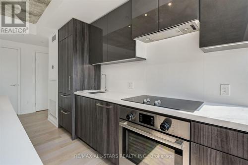 2004 - 60 Colborne Street, Toronto, ON - Indoor Photo Showing Kitchen