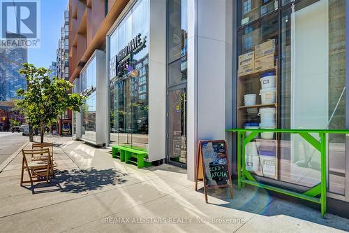 2004 - 60 Colborne Street, Toronto (Church-Yonge Corridor), ON - Outdoor