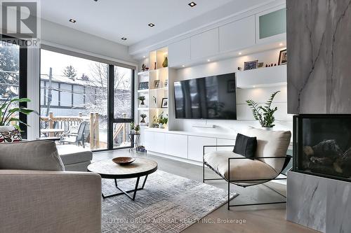 343 Manor Road E, Toronto, ON - Indoor Photo Showing Living Room