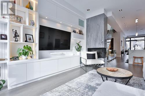 343 Manor Road E, Toronto (Mount Pleasant East), ON - Indoor Photo Showing Living Room