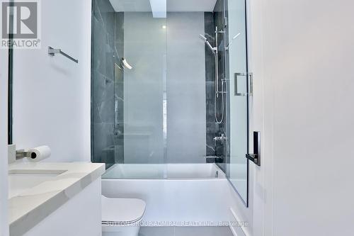 343 Manor Road E, Toronto, ON - Indoor Photo Showing Bathroom