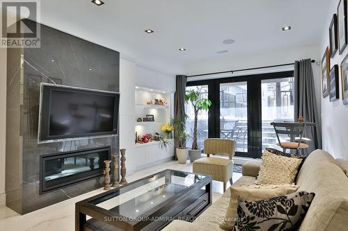 343 Manor Road E, Toronto (Mount Pleasant East), ON - Indoor Photo Showing Living Room