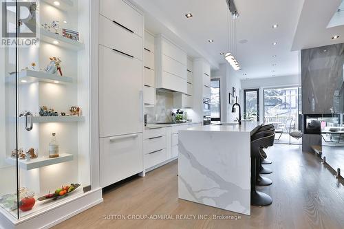 343 Manor Road E, Toronto, ON - Indoor