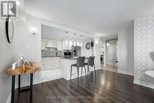 1005 - 205 Wynford Drive, Toronto, ON - Indoor Photo Showing Kitchen