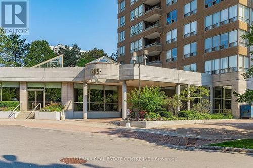 1005 - 205 Wynford Drive, Toronto, ON - Outdoor