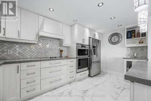 1005 - 205 Wynford Drive, Toronto, ON - Indoor Photo Showing Kitchen With Upgraded Kitchen