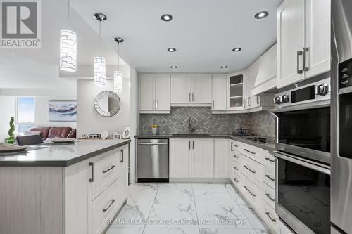 1005 - 205 Wynford Drive, Toronto, ON - Indoor Photo Showing Kitchen With Upgraded Kitchen