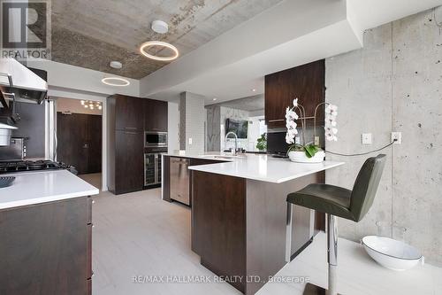 Ph2 - 22 Wellesley Street E, Toronto (Church-Yonge Corridor), ON - Indoor Photo Showing Kitchen With Upgraded Kitchen