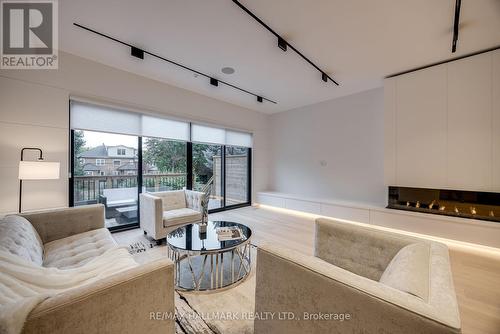 269 St Germain Avenue, Toronto, ON - Indoor Photo Showing Living Room