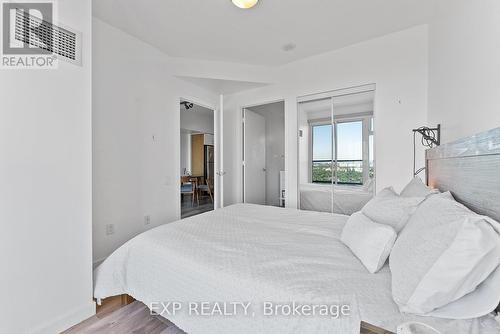 4606 - 2191 Yonge Street, Toronto (Mount Pleasant West), ON - Indoor Photo Showing Bedroom