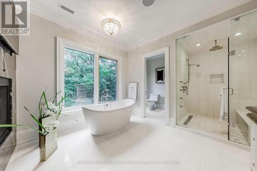 17 Artinger Court, Toronto, ON - Indoor Photo Showing Bathroom