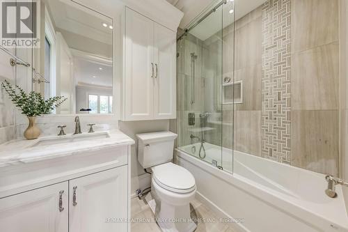 17 Artinger Court, Toronto, ON - Indoor Photo Showing Bathroom