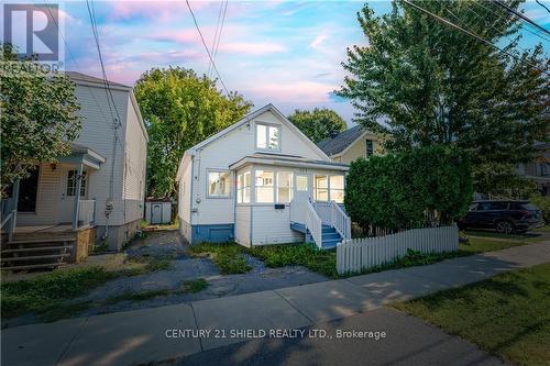 327 Carleton Street, Cornwall (717 - Cornwall), ON - Outdoor