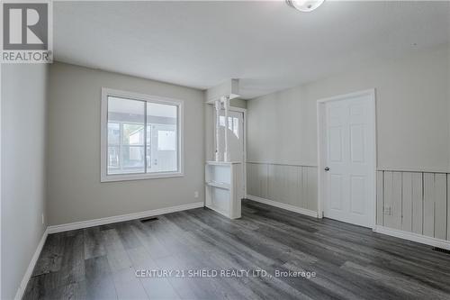 327 Carleton Street, Cornwall (717 - Cornwall), ON - Indoor Photo Showing Other Room