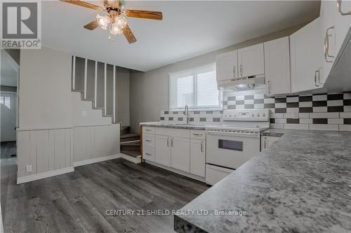 327 Carleton Street, Cornwall (717 - Cornwall), ON - Indoor Photo Showing Kitchen With Double Sink