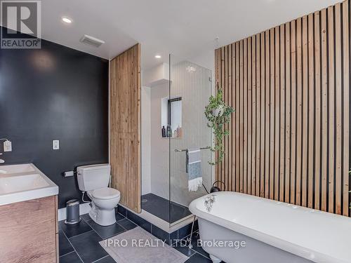 81 Coleman Avenue, Toronto (East End-Danforth), ON - Indoor Photo Showing Bathroom