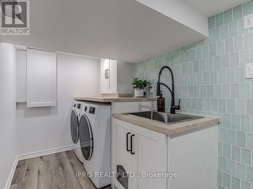 81 Coleman Avenue, Toronto (East End-Danforth), ON - Indoor Photo Showing Laundry Room