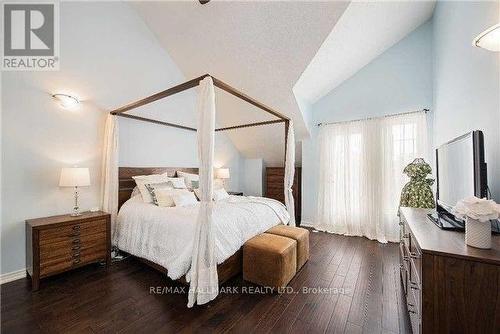 90 Woodbine Avenue, Toronto, ON - Indoor Photo Showing Bedroom