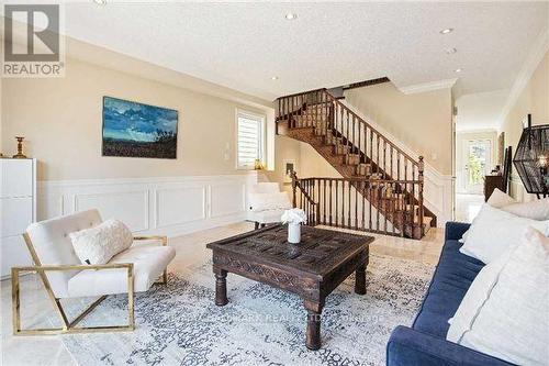 90 Woodbine Avenue, Toronto, ON - Indoor Photo Showing Living Room