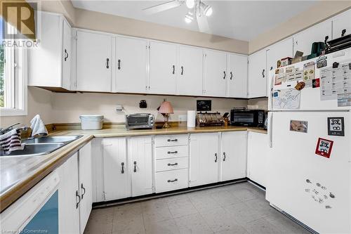 4218 Sunflower Drive, Mississauga, ON - Indoor Photo Showing Kitchen With Double Sink