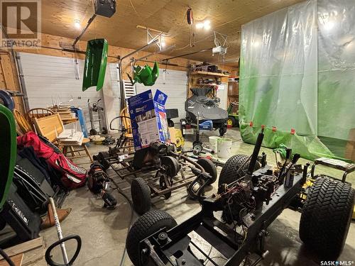 708 1St Street E, Wilkie, SK - Indoor Photo Showing Garage