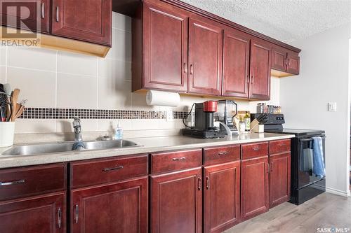 2741 Wallace Street, Regina, SK - Indoor Photo Showing Kitchen