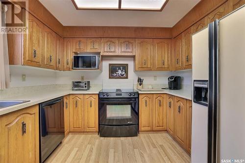 3607 White Bay, Regina, SK - Indoor Photo Showing Kitchen