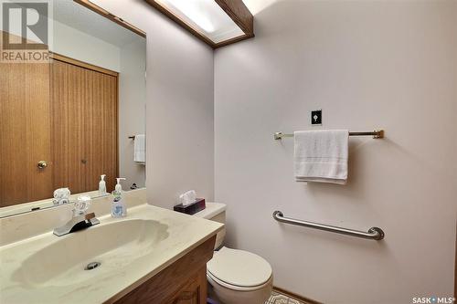 3607 White Bay, Regina, SK - Indoor Photo Showing Bathroom