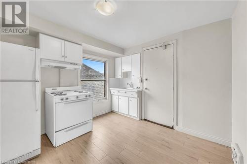 1367 Cannon Street E, Hamilton, ON - Indoor Photo Showing Kitchen