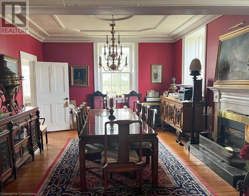 1457 97 Regional Road, Flamborough, ON - Indoor Photo Showing Dining Room