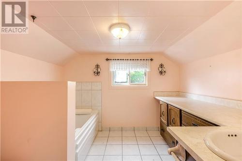 61 Emma Street, North Dundas, ON - Indoor Photo Showing Bathroom