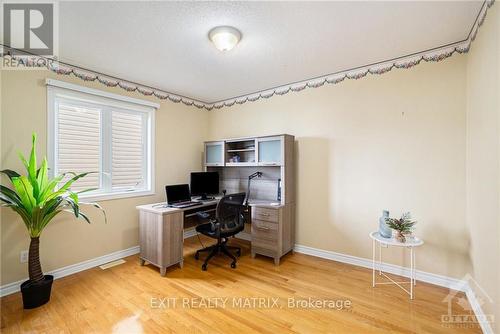 172 Centenaire Street, Russell, ON - Indoor Photo Showing Office