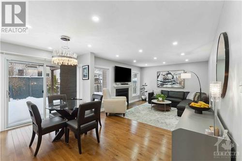 Breakfast nook overlooking family room - 49 Emerald Meadows Drive, Ottawa, ON - Indoor